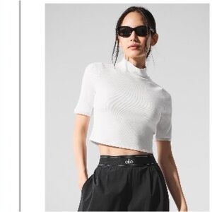 ALO Yoga Ribbed Mesh Secret Short Sleeve Top - L